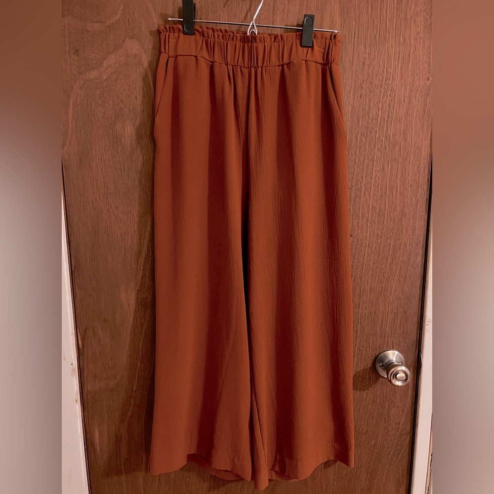 H&M Crop Pull-on Pants Size 6